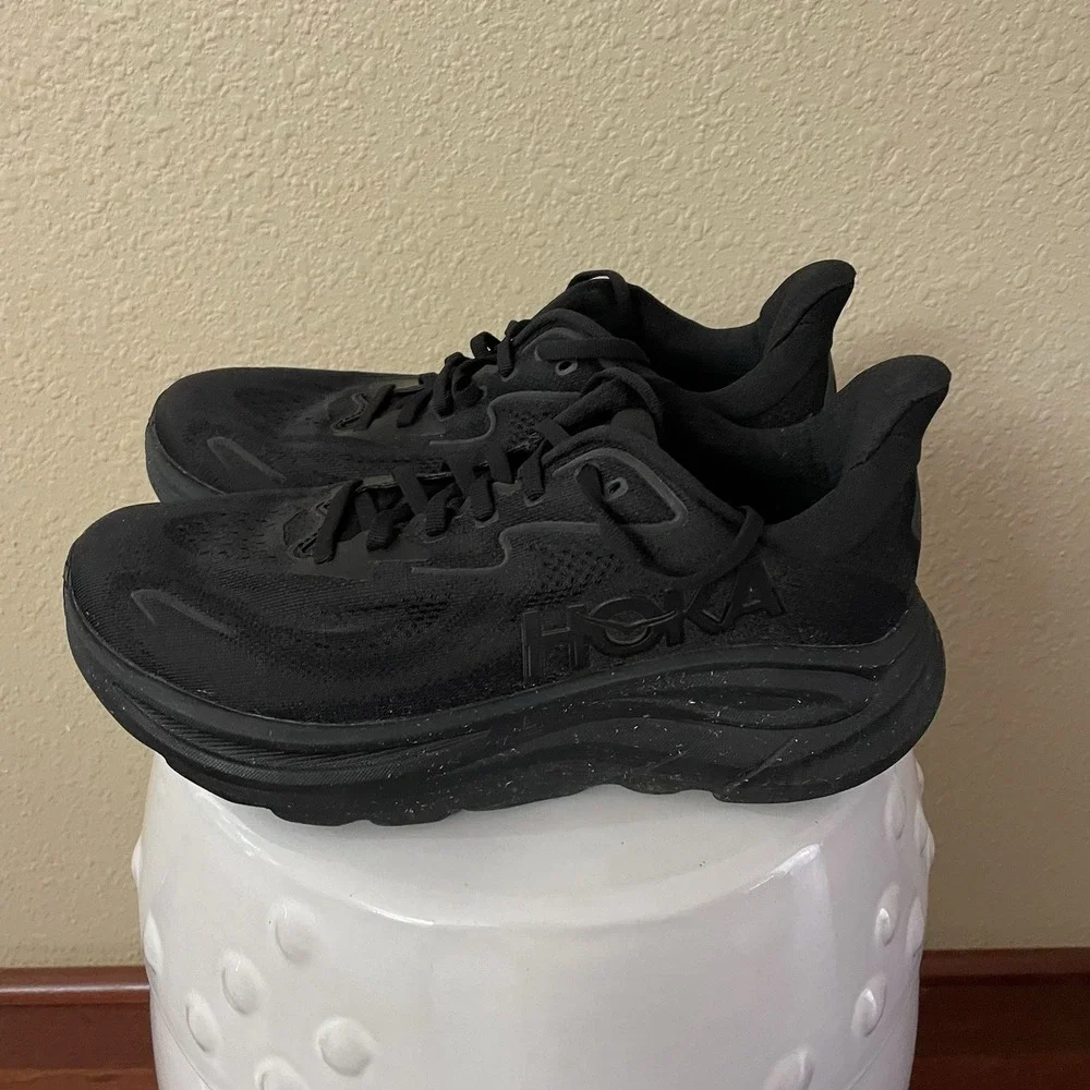 Hoka Clifton 10 Running Shoes Sneakers Black 1162050 Women's Sz 8.5D Wide B2